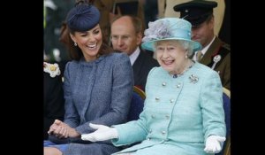 Elizabeth II  cette surprenante révélation sur ses chaussures qui va vous étonner