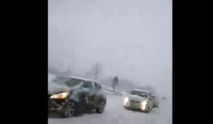La neige rend difficile la circulation dans les Rampes de L'Argentière ce 1er décembre