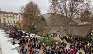 Grève du 5 décembre : le cortège arrive au parc Paul-Mistral à Grenoble