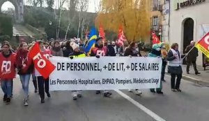 Manifestation Chambéry : les manifestants sifflent Patrick Mignola, député de Savoie