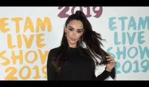 Nabilla complexée par sa cicatrice de césarienne  j&#39;ai du mal à la toucher