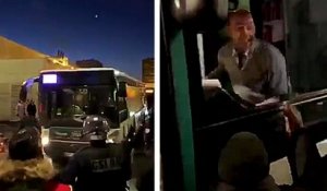 Des grévistes de la RATP insultent un chauffeur de bus qui ne fait pas grève