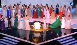 L'incroyable réaction de Miss Nigéria qui ne gagne pas Miss Monde mais tellement contente pour sa copine ! - VIDEO