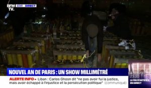 Les ultimes préparatifs du feu d'artifice prévu ce soir sur les Champs-Élysées pour Nouvel An