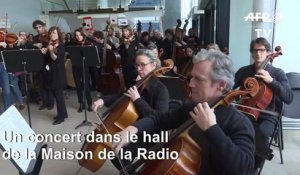 Radio France: l'orchestre et le choeur jouent pour la reprise de la grève