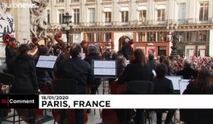 Des musiciens de l'Opéra Garnier offrent un nouveau spectacle de plein-air