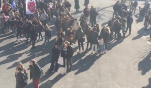 Profs et lycéens bloquent l'épreuve du contrôle continu du bac au lycée Berthollet à Annecy