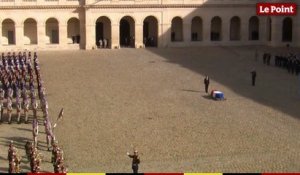 Les honneurs militaires rendus à Jacques Chirac aux Invalides