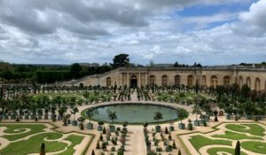 Vaccinés au Château de Versailles :  "Je suis déçue que les gens ne soient pas en costume d'époque !"