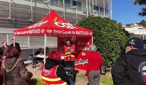 Martigues: les hospitaliers CGT manifestent devant Les Rayettes