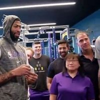 LeBron James et Anthony Davis piégés par un magicien