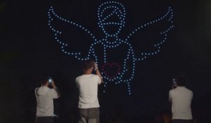 Un spectacle de drones organisé à Zhuhai en Chine pour remercier les soignants de retour de Wuhan