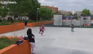 Bouffée d'oxygène pour les enfants espagnols autorisés à sortir après six semaines de confinement