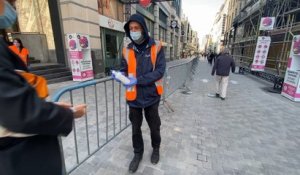 Déconfinement: les clients de retour dans la rue Neuve à Bruxelles