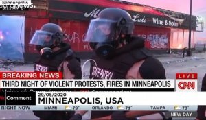 A Minneapolis, une équipe de CNN arrêtée en plein direct