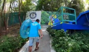 Le plus long toboggan aquatique du monde - Escape en Malaisie (1,1 km)