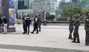 La Défense: La gare, l’esplanade et le centre commercial évacués suite à un appel au 17 signalant un individu armé - Une opération de police en cours
