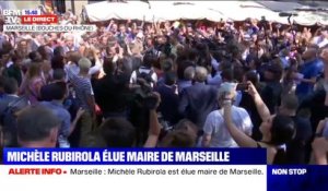 Premier bain de foule à Marseille pour la nouvelle maire de la ville, Michèle Rubirola