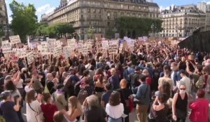 Un millier de manifestants féministes à Paris contre les nominations de Gérald Darmanin et Éric Dupond-Moretti