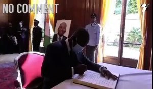 Décès du PM Amadou Gon Coulibaly: SEM Maurice Bandaman procède à l'ouverture du cahier des condoléances
