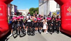 Route d'Occitanie 2020 - L'hommage du peloton à Nicolas Portal au départ de la 4e étape de la Route d'Occitanie