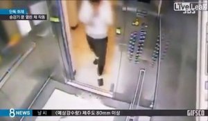 Ce chinois échappe au pire dans cet ascenseur