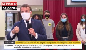 Emmanuel Macron retire son masque pour tousser oubliant les gestes barrières, les internautes choqués ! (Vidéo)