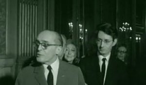La remise d'épée d'académicien à Ionesco le 23 février 1971