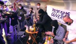 Ils ouvrent un bar clandestin dans le métro pour protester contre la fermeture des bars à Paris