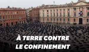 À Toulouse, la manifestation tout en noir des professionnels des secteurs sinistrés