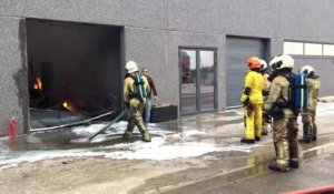 Important incendie dans un hall industriel de gembloux