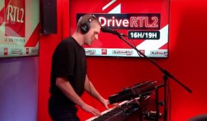 Hervé interprète "Si bien du mal" en live dans #LeDriveRTL2 (23/11/20)