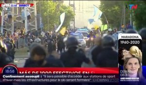 Le convoi funéraire de Diego Maradona en route vers le cimetière où il sera enterré