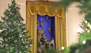 Regardez le message de Noël de Donald et Melania Trump : " "En cette période sacrée, nous remercions Dieu pour son amour infini et nous prions pour que sa lumière brille éternellement sur notre magnifique terre"