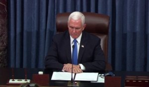 Le vice-président Mike Pence regrette "un jour sombre" lors de l'ouverture de session au Sénat