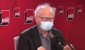 Vaccination : "La France a démarré plus tard, mais (...) le ciblage des personnes en maison de retraite implique forcément un début plus lent"(Alain Fischer)