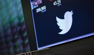 Après avoir banni Trump, Facebook et Twitter chutent en Bourse