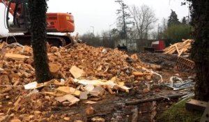 Démolition de maisons à Bouge - Champion, en vue de la construction d'un Lidl.