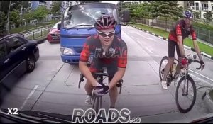 Ce chauffeur se venge d'un cycliste qui roule au milieu de la route