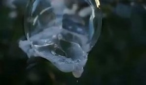 Cette bulle gèle en plein froid et c'est magnifique