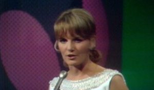 Petula Clark - The Cat In The Window (The Bird In The Sky) (Live On The Ed Sullivan Show, September 10, 1967)