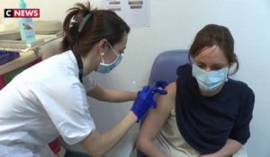 Le vaccin AstraZeneca inquiète à l'étranger
