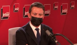 "Cette tenaille identitaire qui vient aussi bien de l'extrême-gauche que de l'extrême-droite a réduit le débat politique" (Manuel Valls)