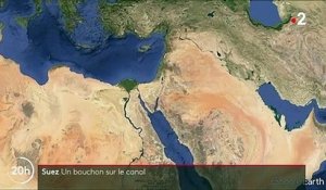 Suez : un porte-conteneur s’échoue et bloque le canal
