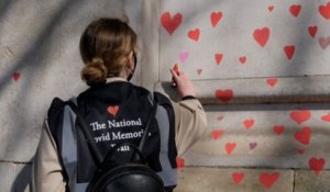 Londres : une fresque géante de 150 000 cœurs pour les victimes du Covid-19
