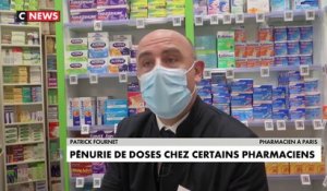 Coronavirus - Dans les pharmacies, la campagne de vaccination peine toujours à prendre son envol en raison d'une pénurie de doses