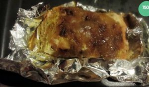Papillotes de saumon au miel, curry et compotée d'oignons