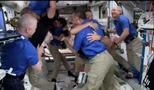 “Bienvenue à Crew-2" : Thomas Pesquet pénètre à bord de la Station spatiale internationale
