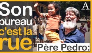 Quatre questions sur la pauvreté au père Pedro Opeka