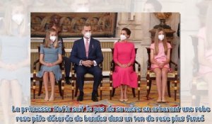 Letizia d'Espagne et ses filles - magnifiques pour les 7 ans de règne du roi Felipe VI